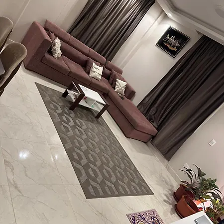 غرفة مستر بحمام فى التجمع الخامس رجال فقط Apartment